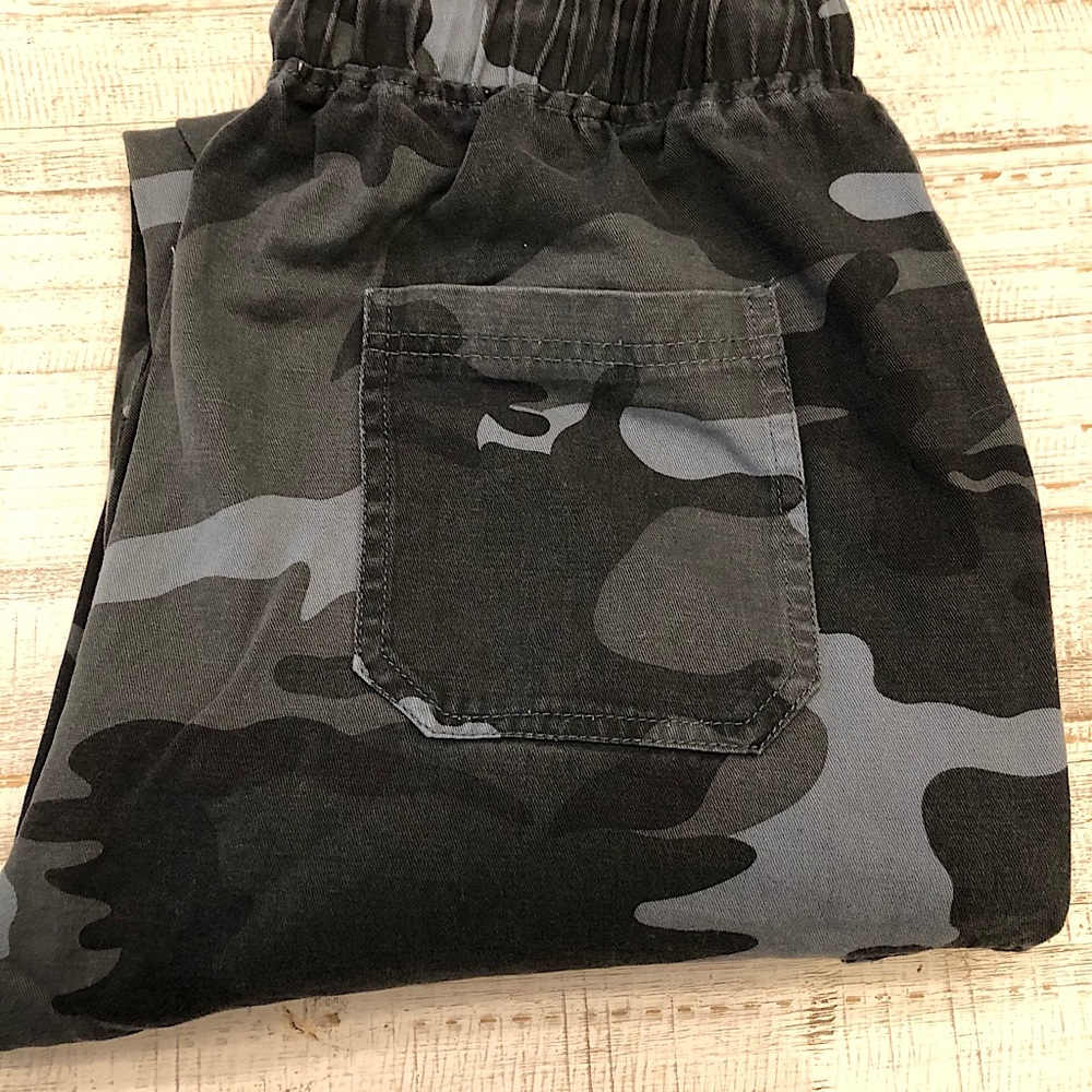CAMOUFLAGE PANTS